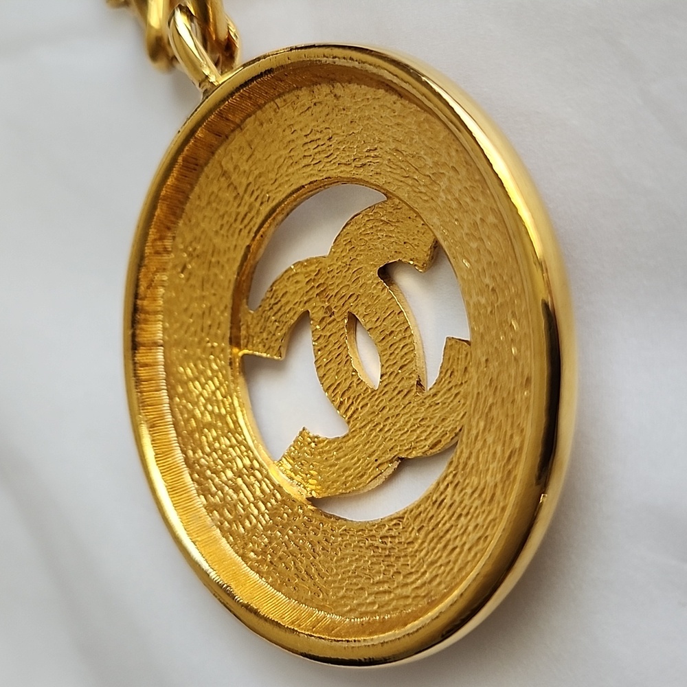 Authentic Vintage CHANEL Logo Pendant Necklace Gold - Picture 8 of 13